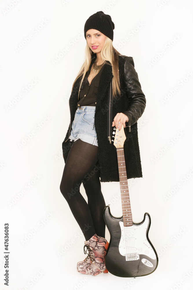 Hübsche Blondine mit Gitarre Hübsche Blondine mit Gitarre