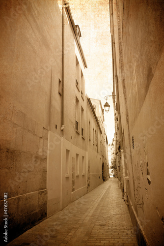 beautiful Parisian streets © ilolab