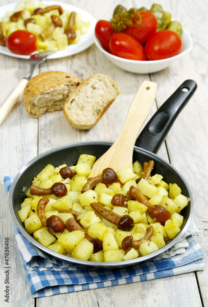 Fried potatoes with mushrooms Fried potatoes with mushrooms