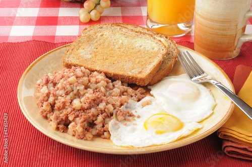 Obraz na płótnie Corned beef hash and eggs