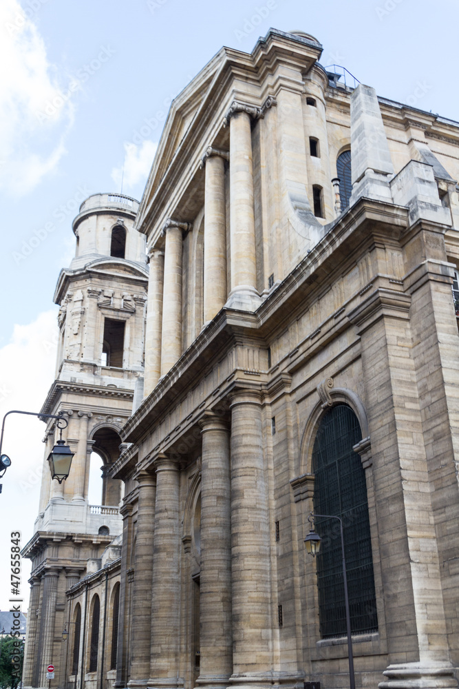 Fototapeta premium Historic building in Paris France