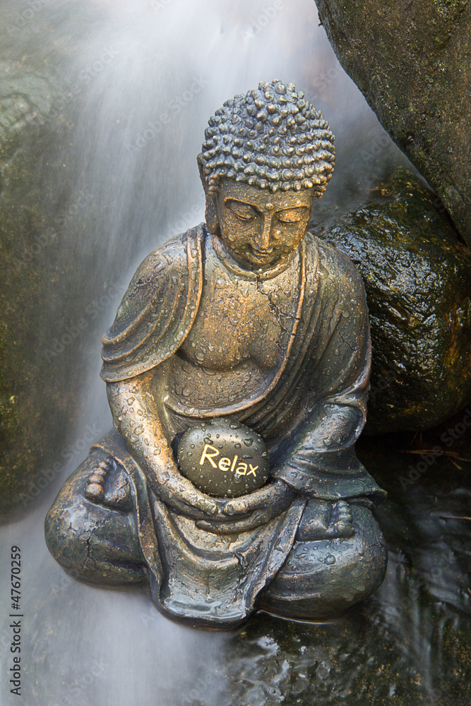 Meditation am Wasserfall