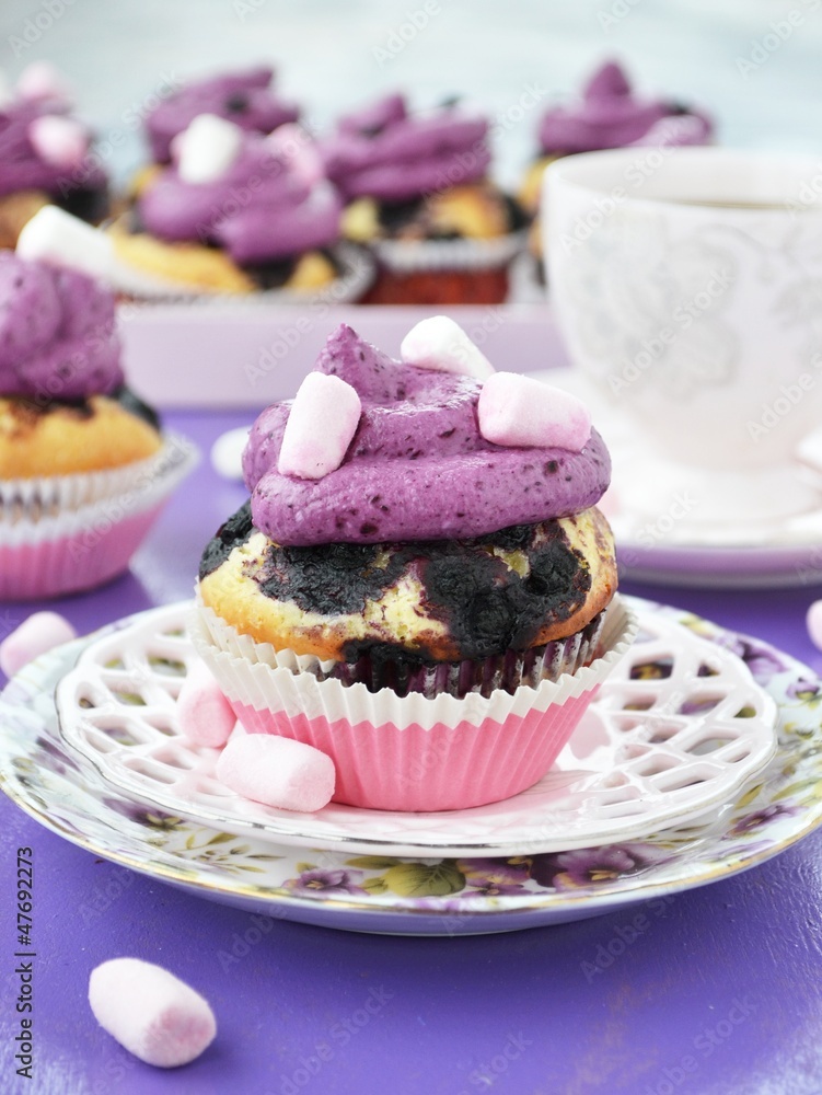 blueberry cupcakes with marshmallow blueberry cupcakes with marshmallow