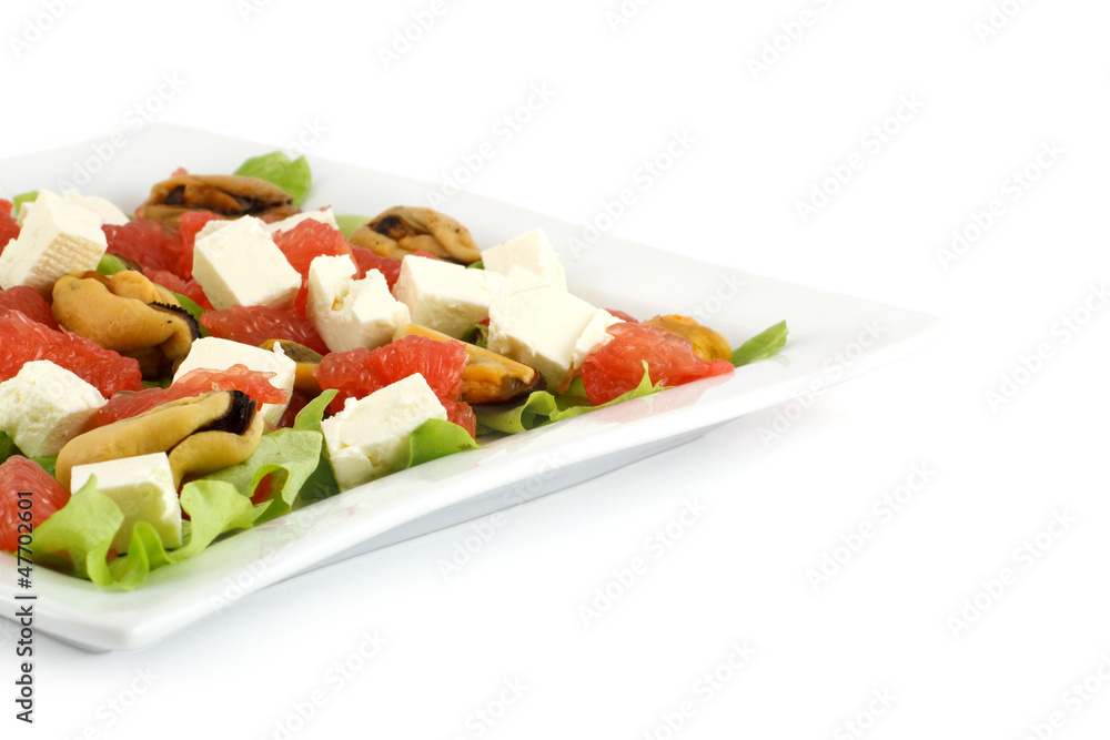 Salad of mussels with feta and grapefruit