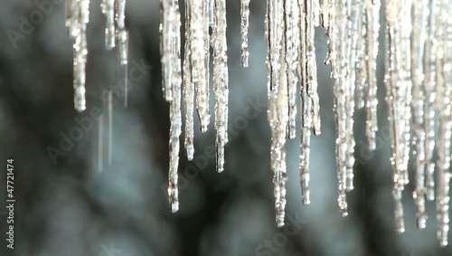 Schmelzende Eiszapfen