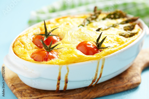 quiche with asparagus and tomato