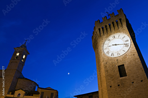 San Benedetto del Tronto, la Torre dei Gualtieri al crepuscolo