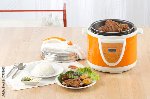 Cuadro en lienzo Electric pressure cooker new technology for cooking