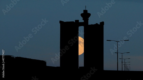 Serbia Novi Beograd Zapadna kapija moonrise