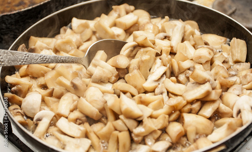 Process of frying of mushrooms