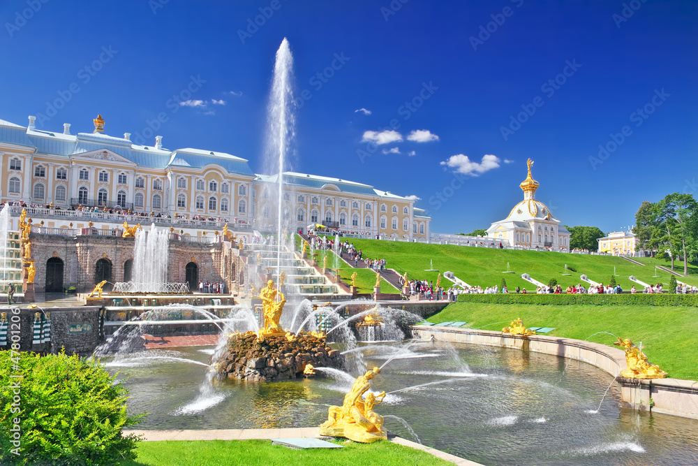 Grand cascade in Pertergof, Saint-Petersburg, Russia. - obrazy, fototapety, plakaty 