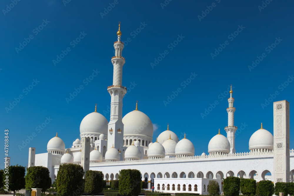 View of Sheikh Zayed Mosque against blue sky
