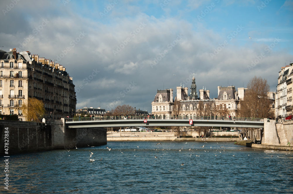 pont  ile de la cité à Paris