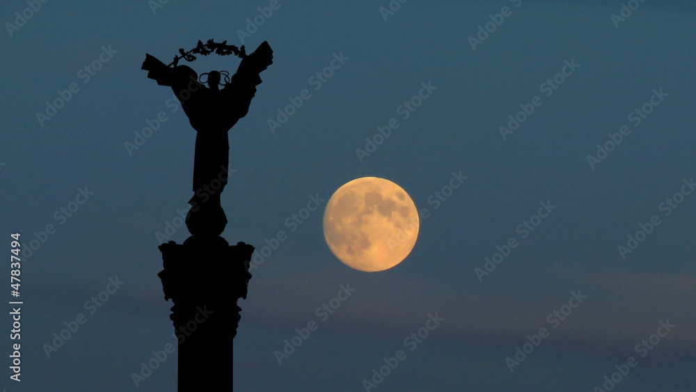 Ukraine Independence monument Kiev moonrise Ukraine Independence monument Kiev moonrise