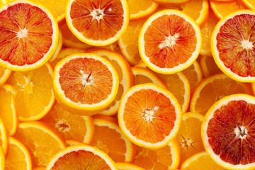 Keuken achterwand Plakjes fruit Verse sinaasappels oranje vruchtenmand  © Digitalpress