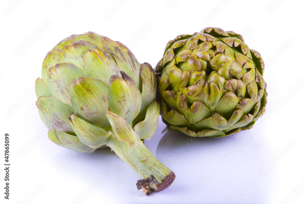 Obraz premium Artichokes on White Background