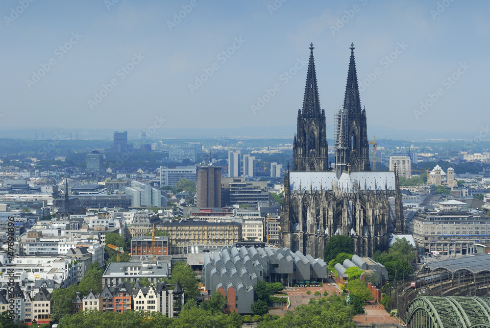 Der Kölner Dom und die Zollernbrücke