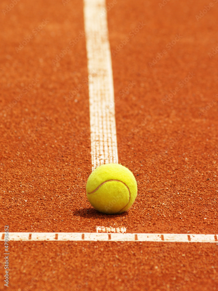 Tennisplatz Linie mit Ball 57