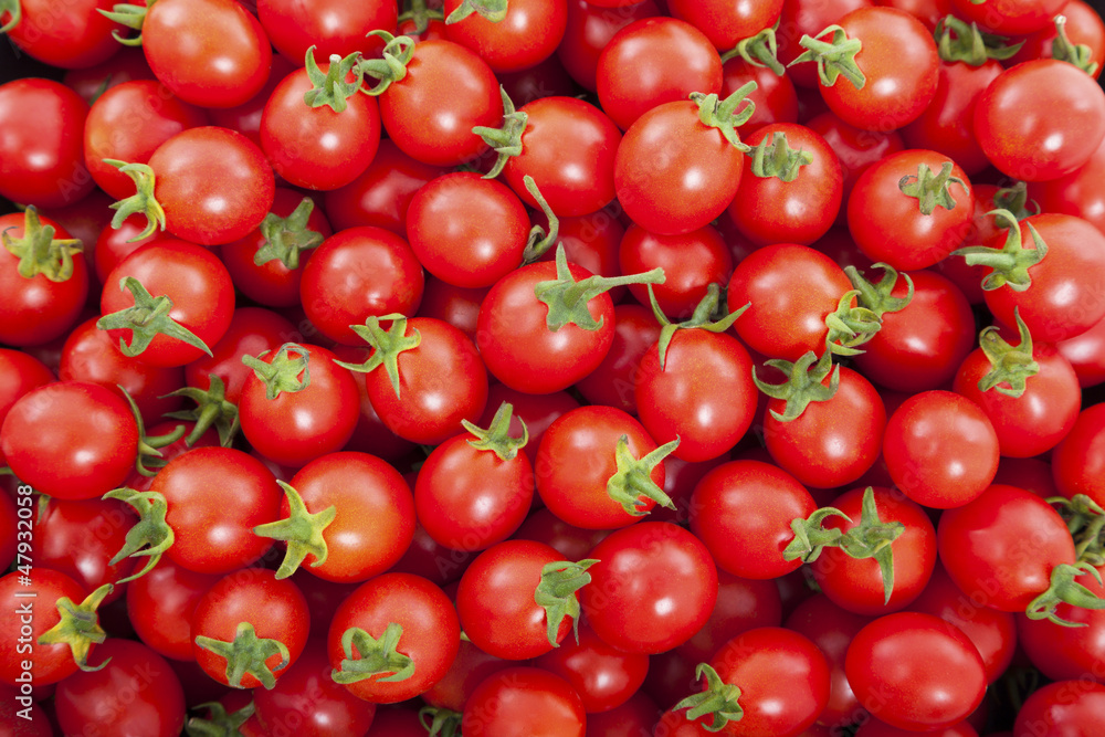 Group of fresh tomatoes