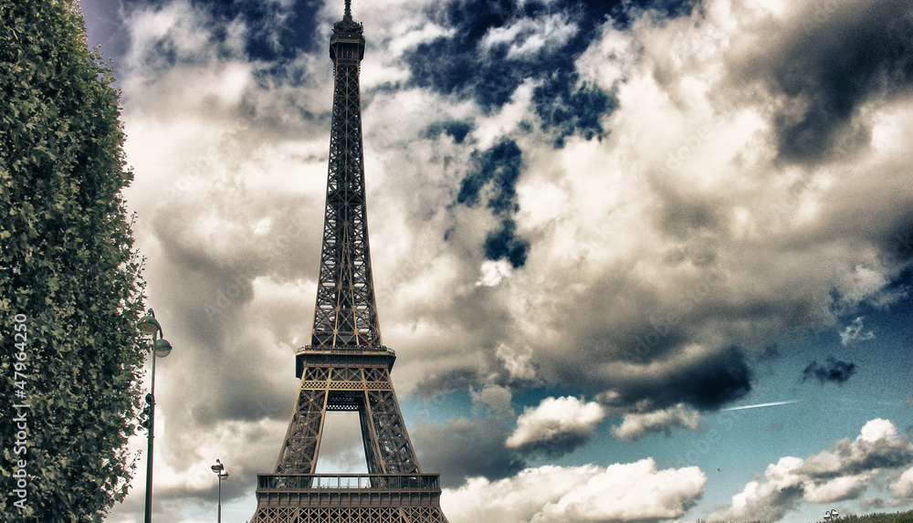 Fototapeta premium Ground View of Eiffel Tower, Paris, France