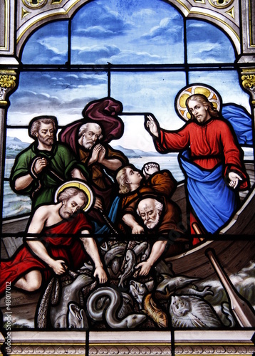 Pêche miraculeuse, vitrail de l'église Saint Seine de Corbigny, Bourgogne