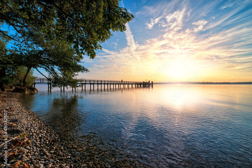 Obraz premium Zachód słońca nad Starnberger See