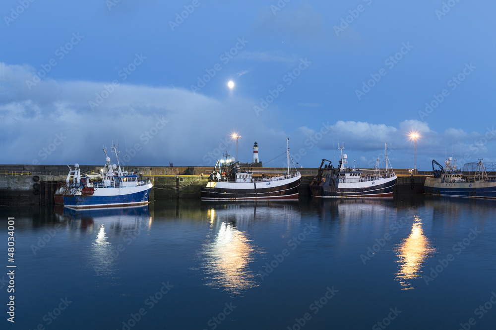 Fototapeta premium Fraserburgh Harbour Moonlight