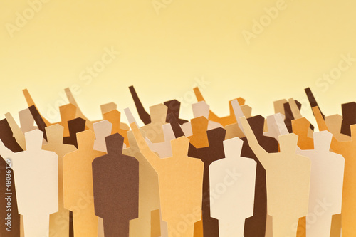 Society on disagreement / Divided crowd