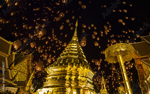 golden pagoda and yeepeng photo