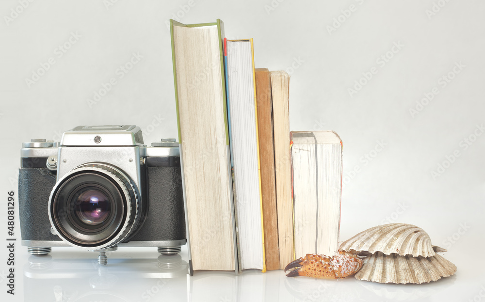 Zestaw wakacyny apart i książka - obrazy, fototapety, plakaty 