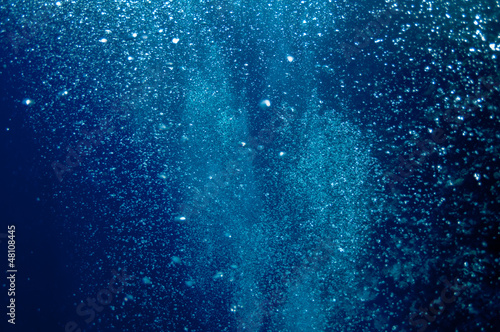 Raising underwater bubbles