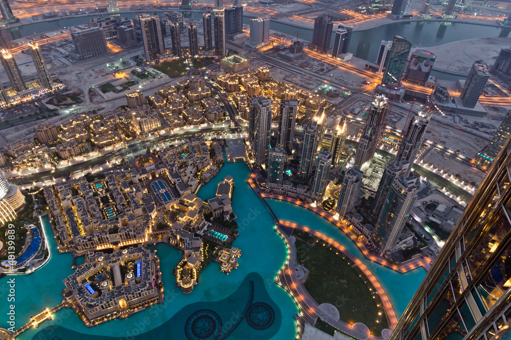 Obraz premium Dubai Fountain Area from Burj Khalifa