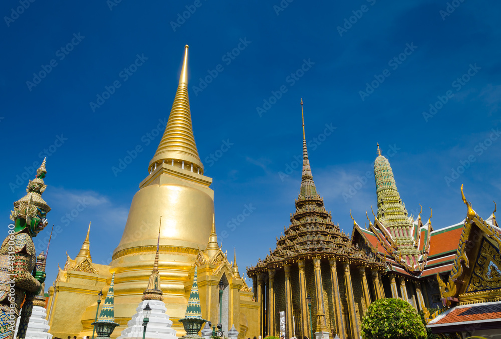 Fototapeta premium Emerald temple