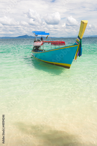 Long Tail Boat Tropical Beach © vichie81