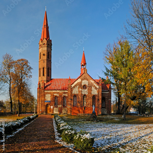 Jesienny kościół - Stitched Panorama