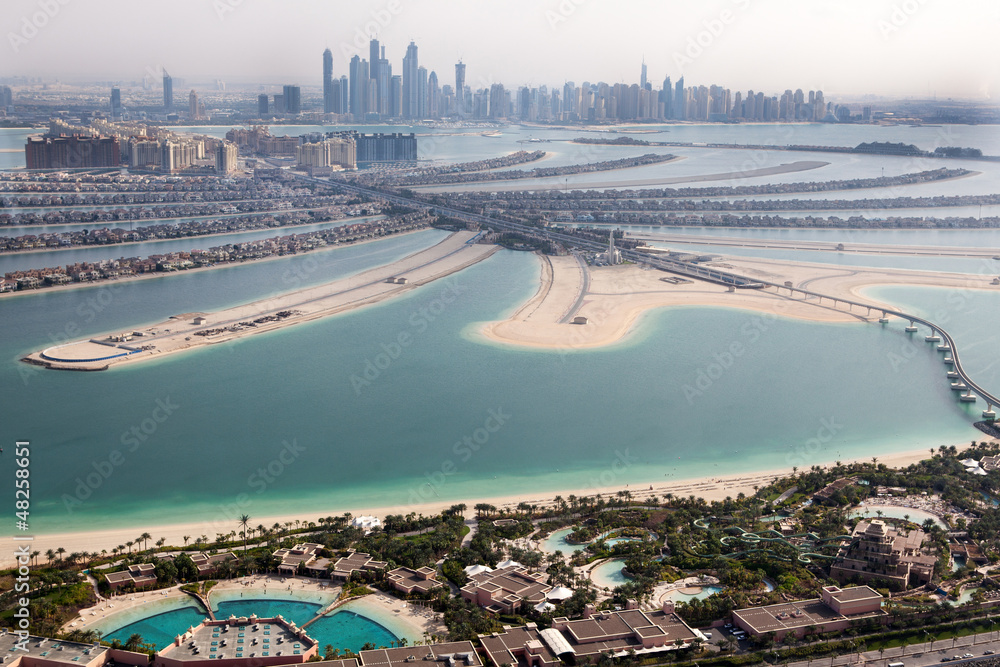 Fototapeta premium Dubai, UAE. Atlantis hotel from above