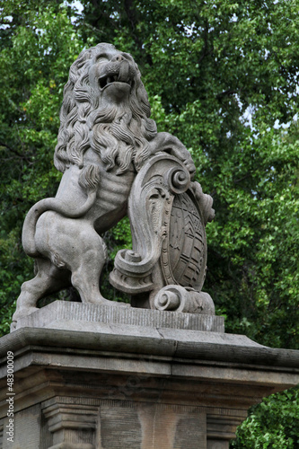 Wappenlöwe auf dem Gartentor zum Lustgarten in Wernigerode © Martina Berg