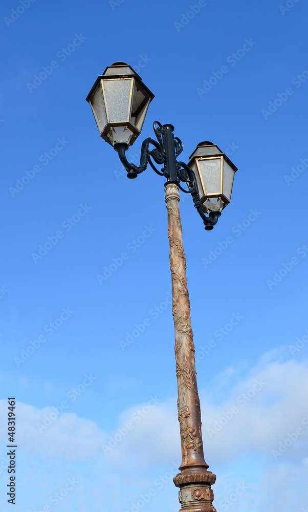 Eclairage urbain .lampadaire à Elne