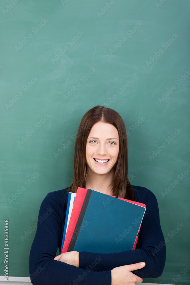 studentin mit unterlagen studentin mit unterlagen