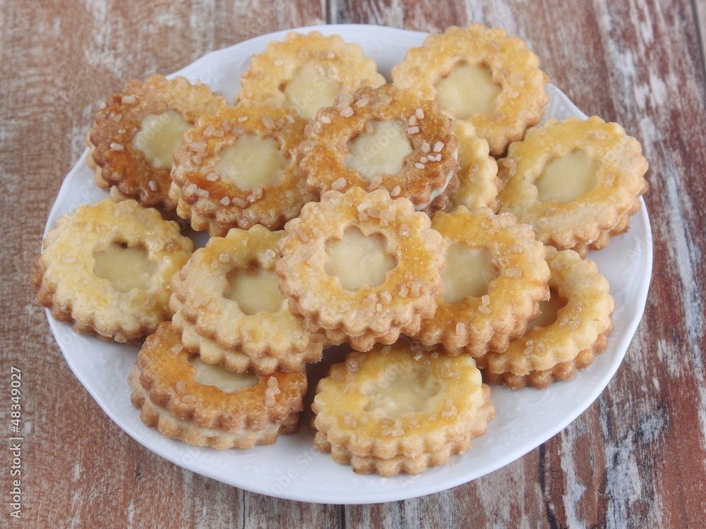 Cookies with lemon curd. Close up