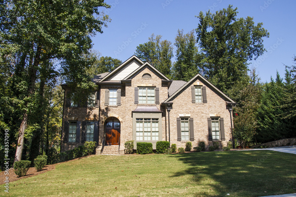 Obraz premium Nice Brick House on Shady Hill