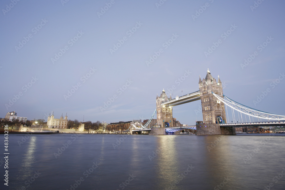 Obraz premium Tower Bridge at Night