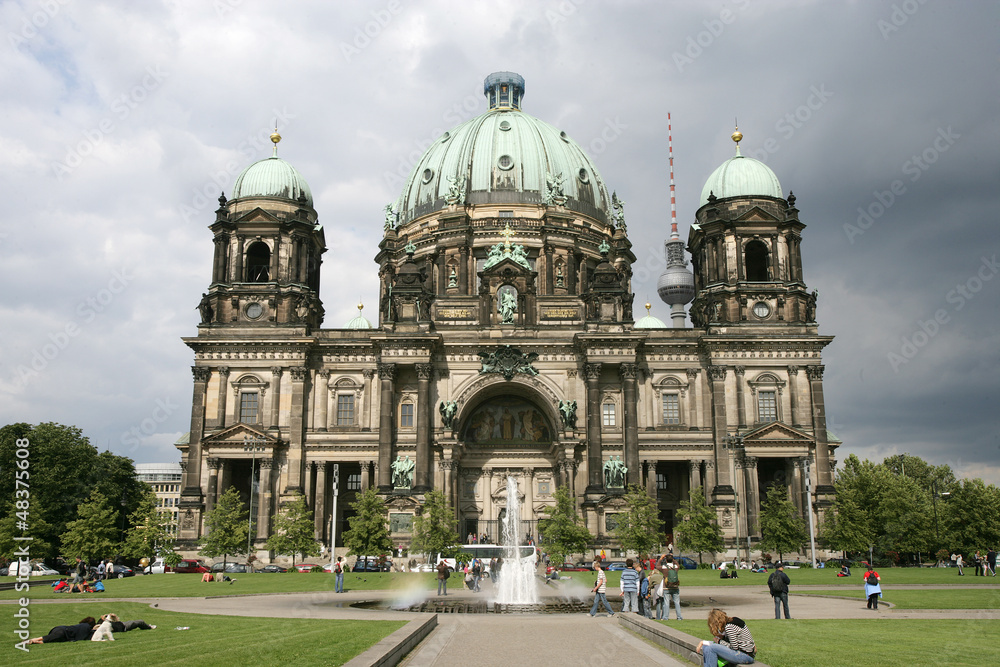 Der Berliner Dom bei Tag