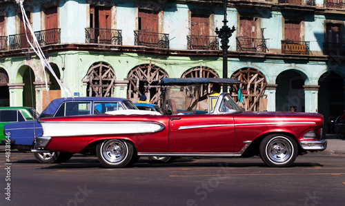 Historische kubanischer Strassenkreuzer photo