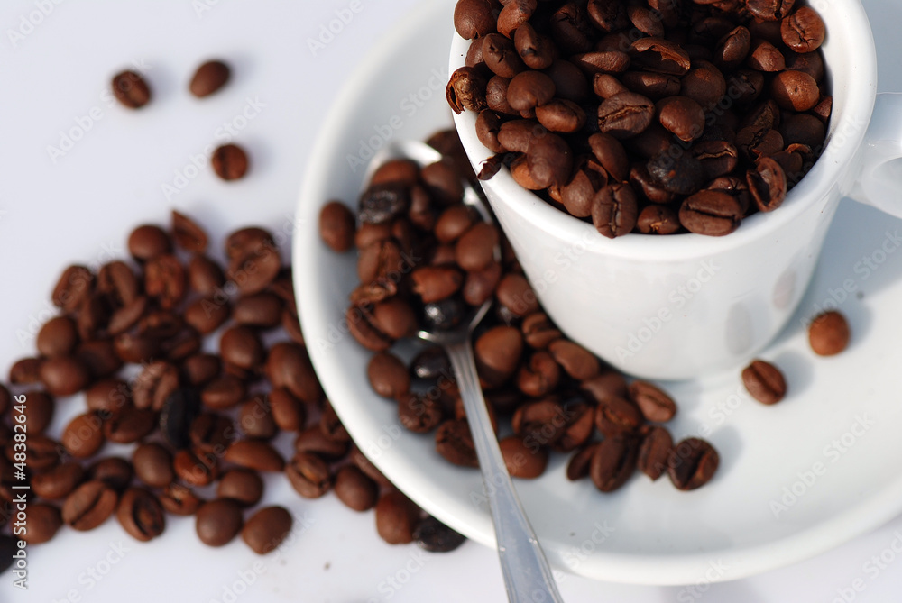 UNA TAZA DE CAFÉ TOSTADO. DESCAFEINADO UNA TAZA DE CAFÉ TOSTADO. DESCAFEINADO