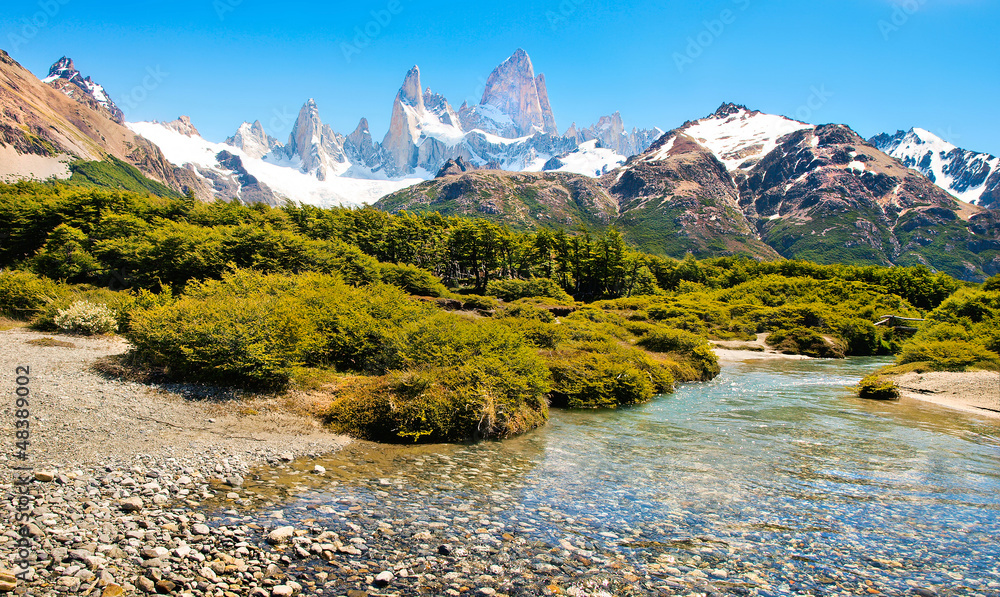 Beautiful landscape with Mt Fitz Roy in Patagonia, South America Stock-foto  | Adobe Stock