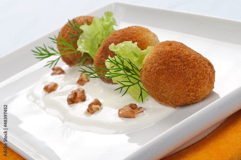 Polpette di formaggio e noci Polpette di formaggio e noci
