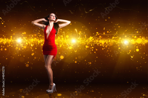 sexy Frau in rotem Minikleid © fotogestoeber
