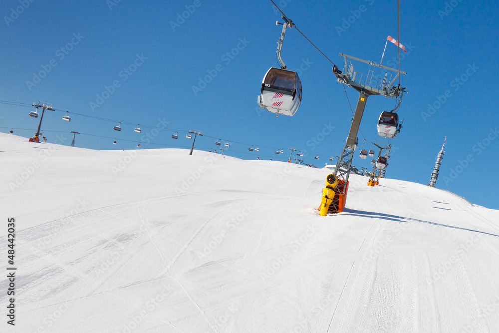 Obraz premium Gondola Ski Lift