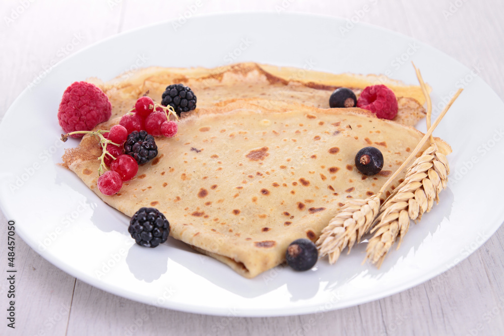 crepe with fruits crepe with fruits